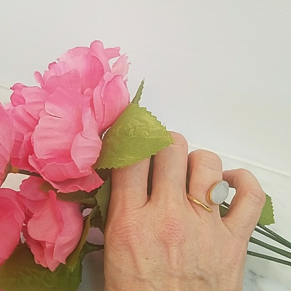 Stunning druzy pear shape ring - Picture 3 of 6